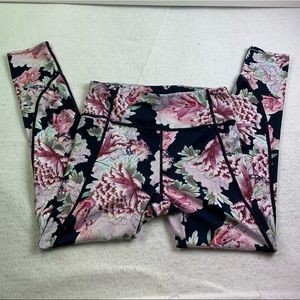 Athleta Run Free Garden Party Leggings size Small